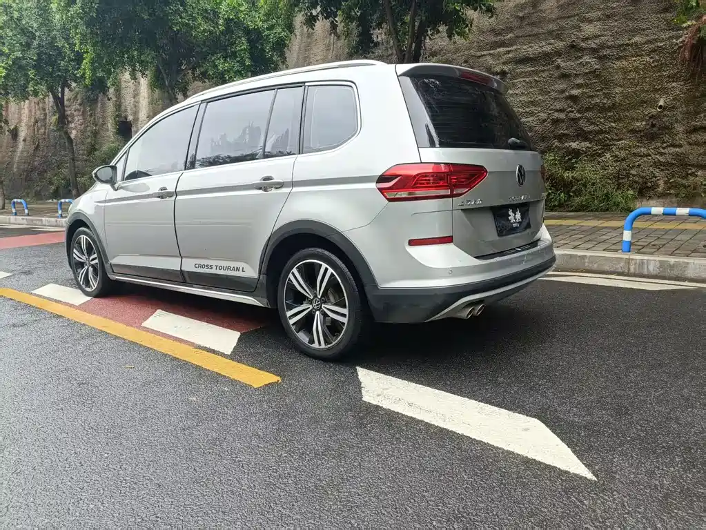 Volkswagen Touran — миниатюра 9