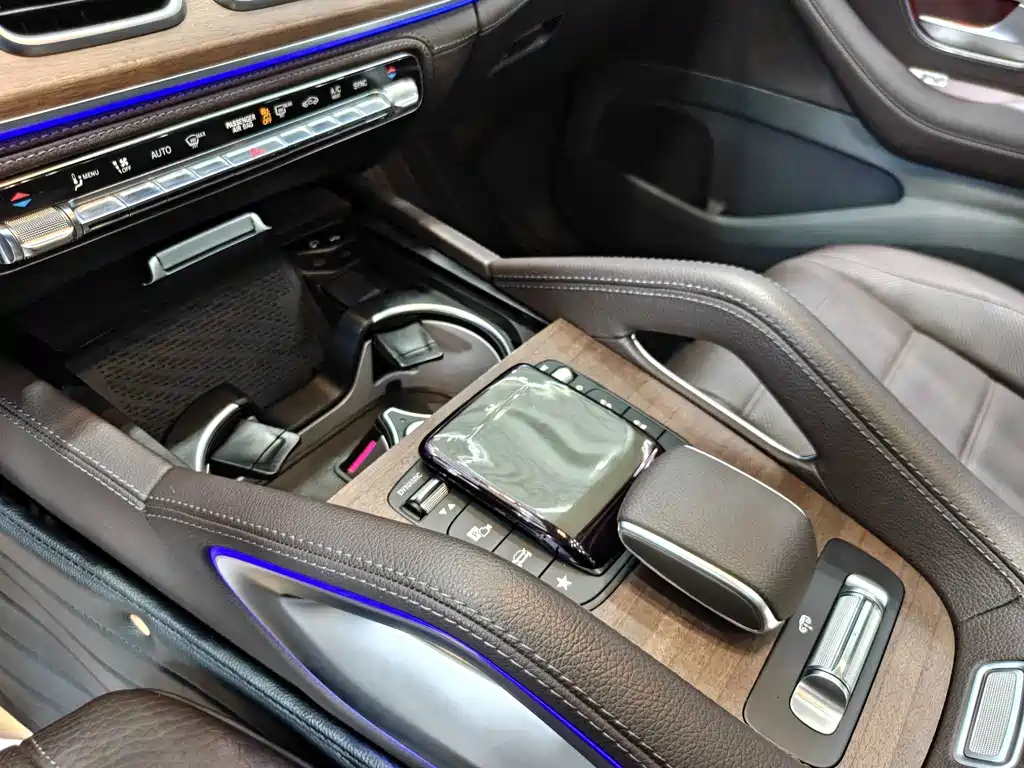 Mercedes-Benz GLS — миниатюра 9