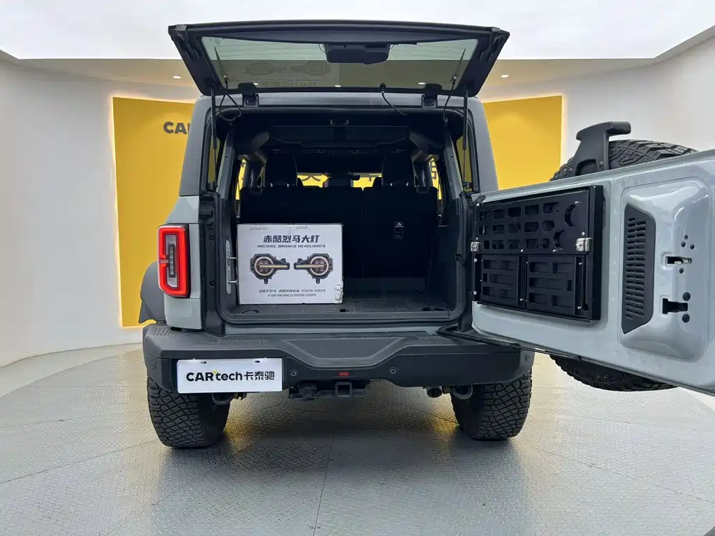 Ford Bronco — миниатюра 10