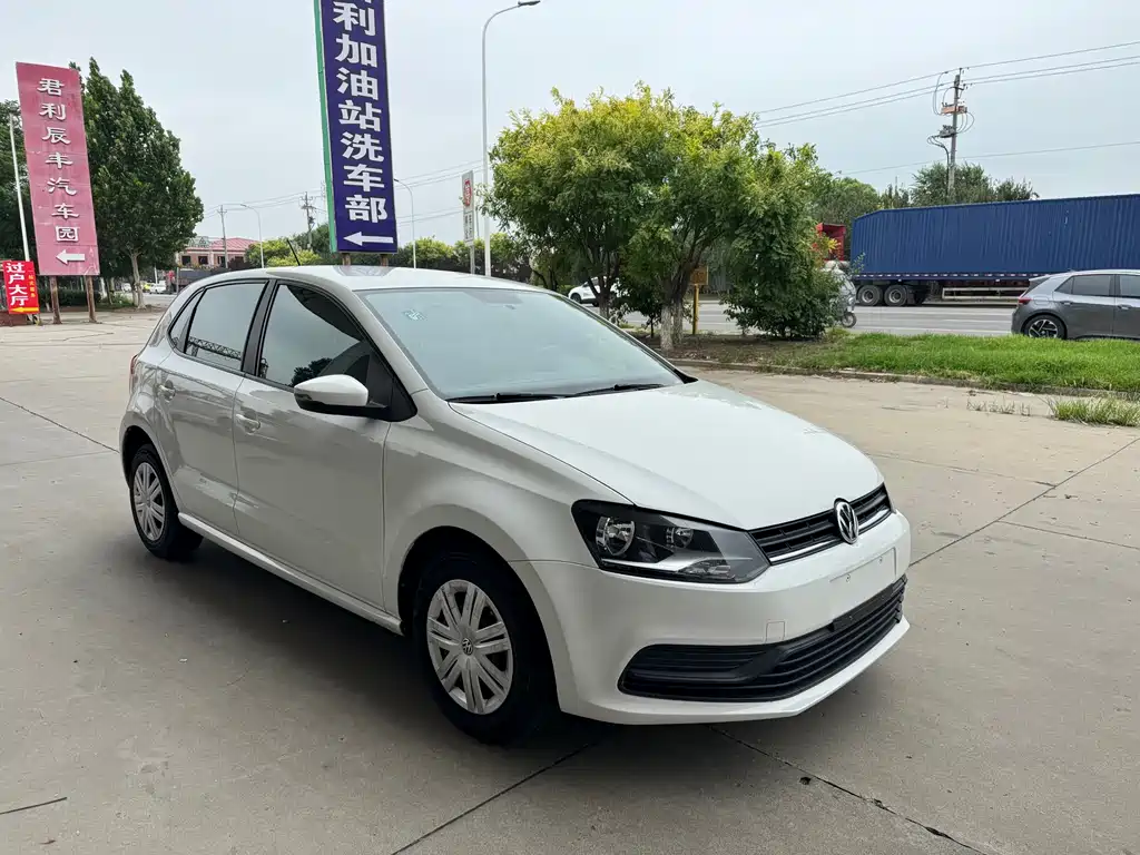 Volkswagen Polo 2018 1.5L AT