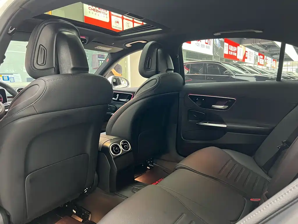 Mercedes-Benz C-Class — миниатюра 11