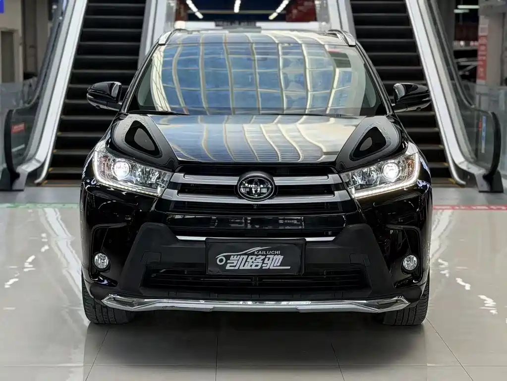 TOYOTA HIGHLANDER