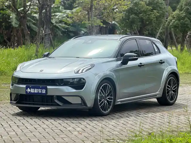 2022 Lynk & Co 02