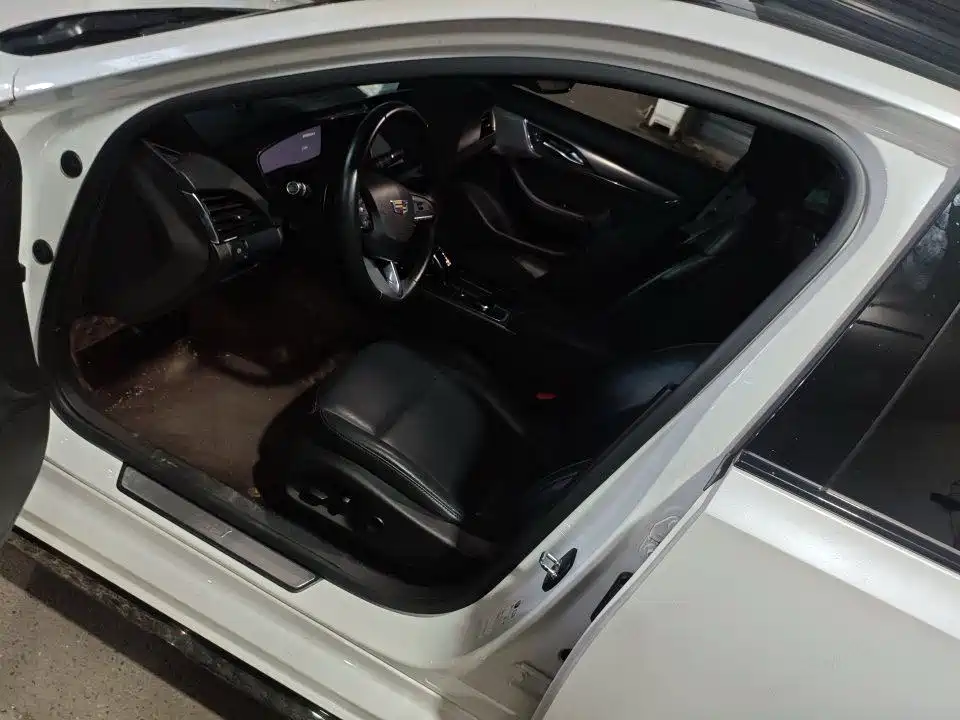 Cadillac CT5 — миниатюра 6
