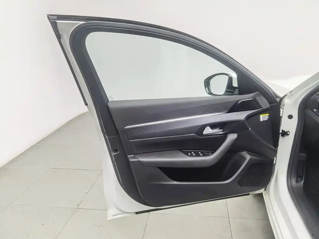 Peugeot 508 — миниатюра 8