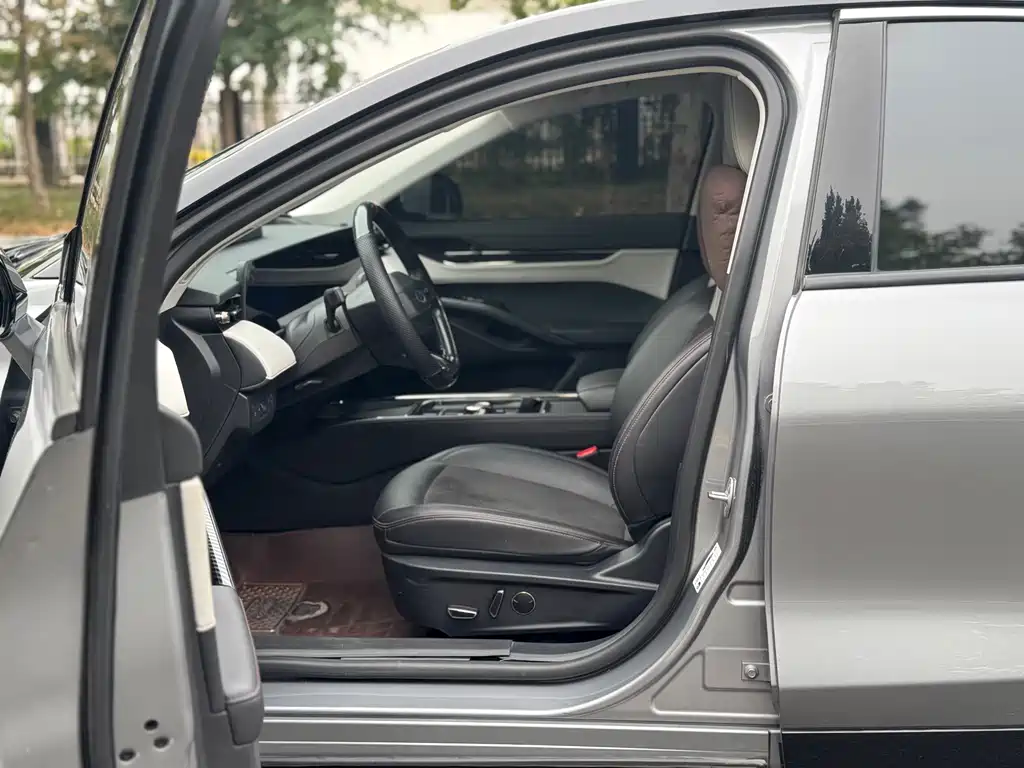 Ford Mondeo — миниатюра 8