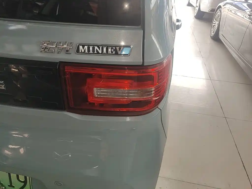Wuling MINIEV — миниатюра 8