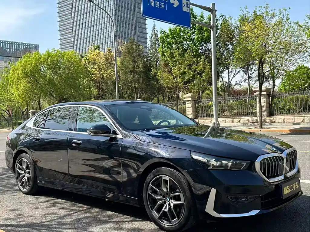 BMW 5 Series 5 2025 530Li Lead Luxury