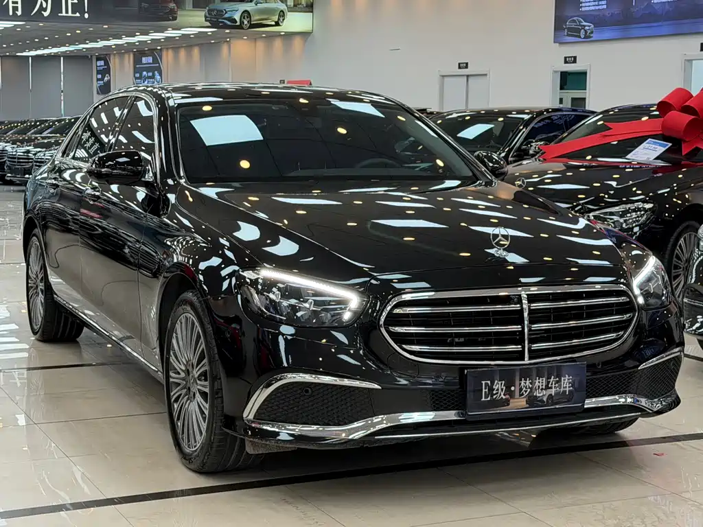 Mercedes-Benz E-Class — миниатюра 3