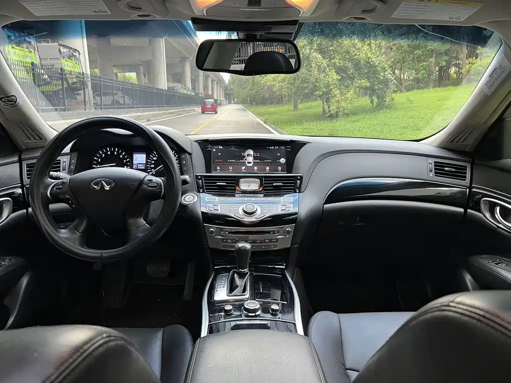 Infiniti Q70 — миниатюра 5