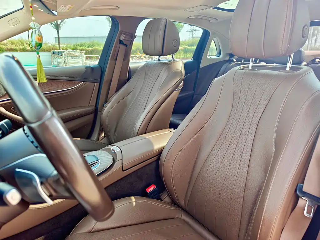 Mercedes-Benz E-Class — миниатюра 14