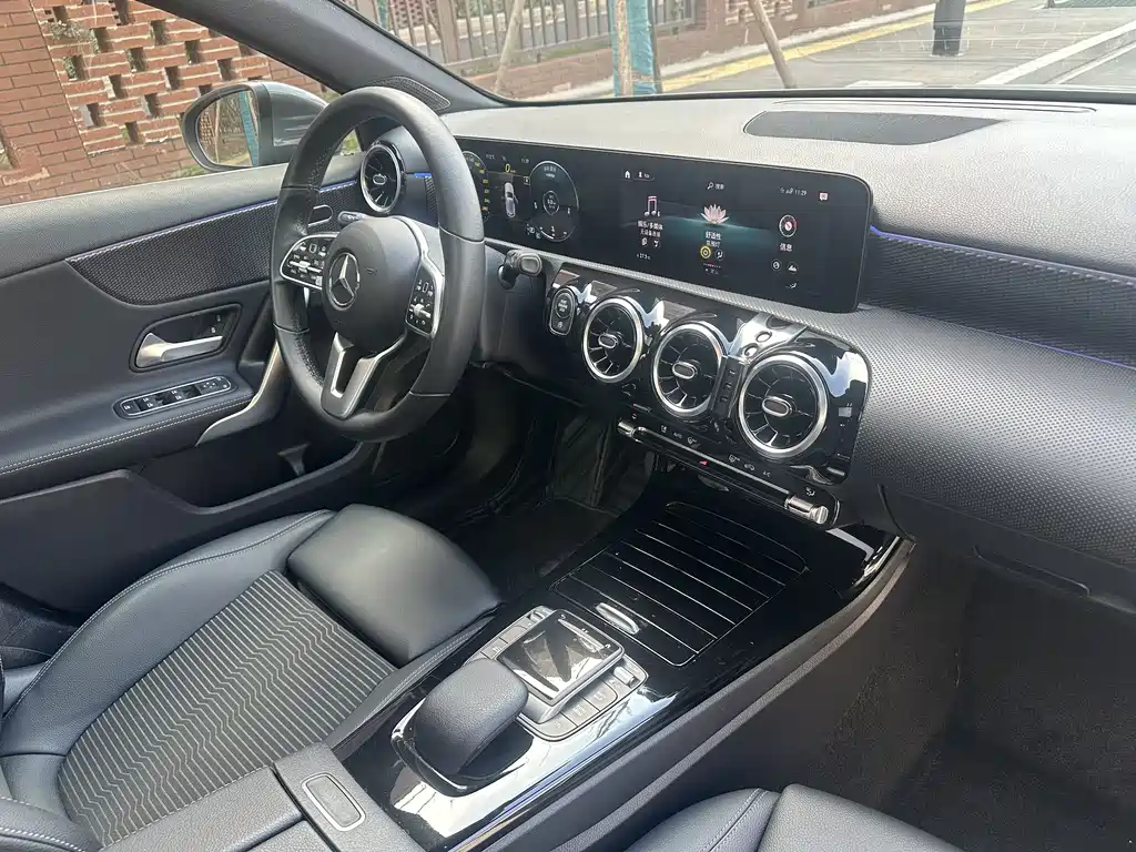 MERCEDES-BENZ A CLASS