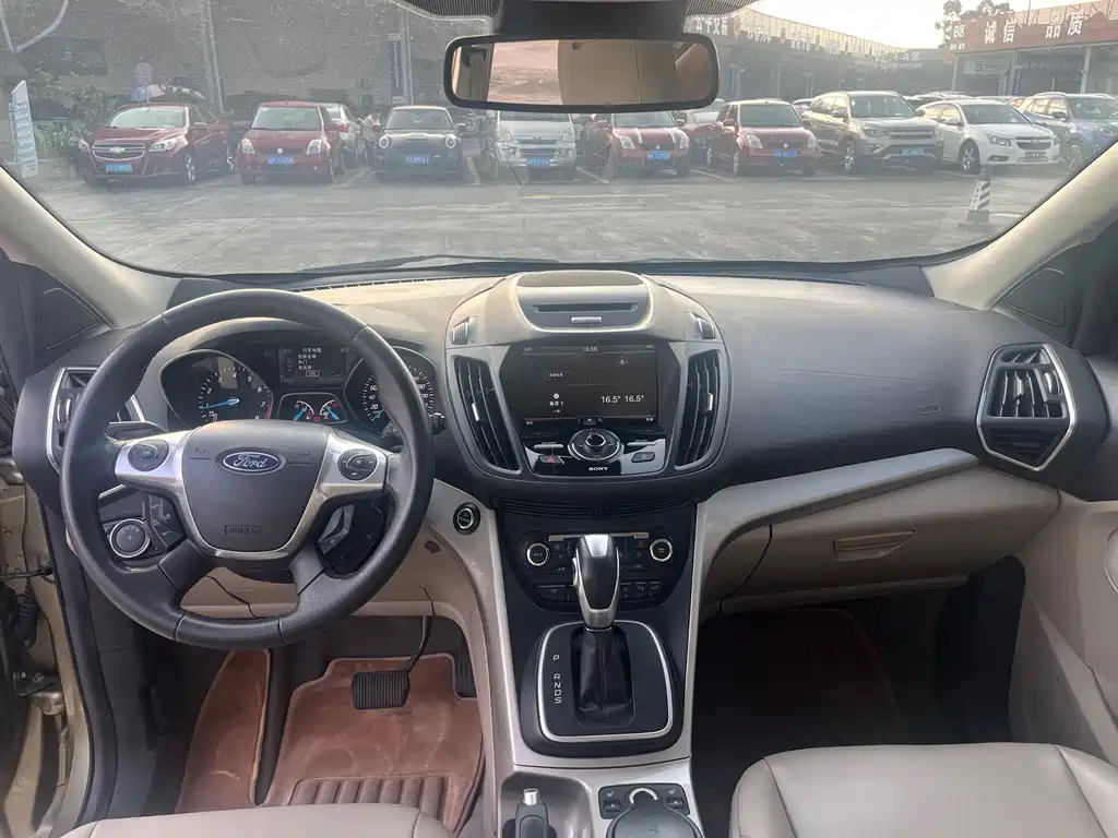 Ford Kuga — миниатюра 8