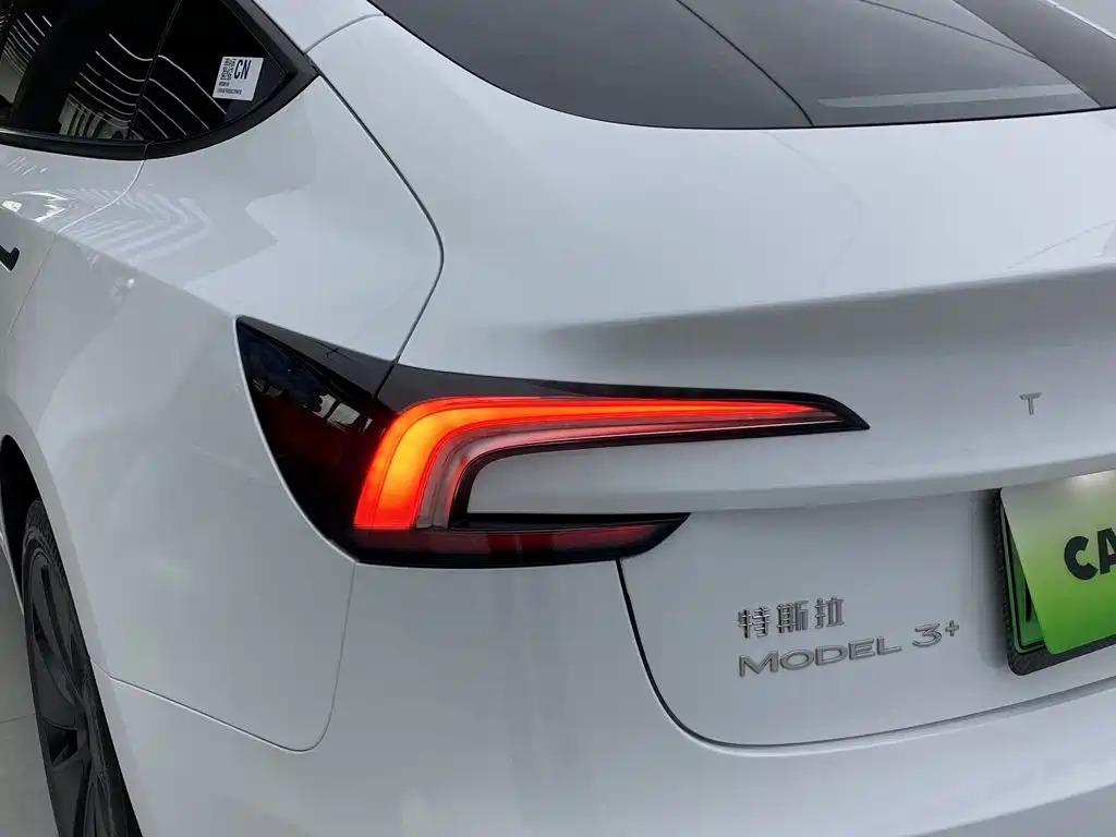 Tesla Model 3 — миниатюра 13
