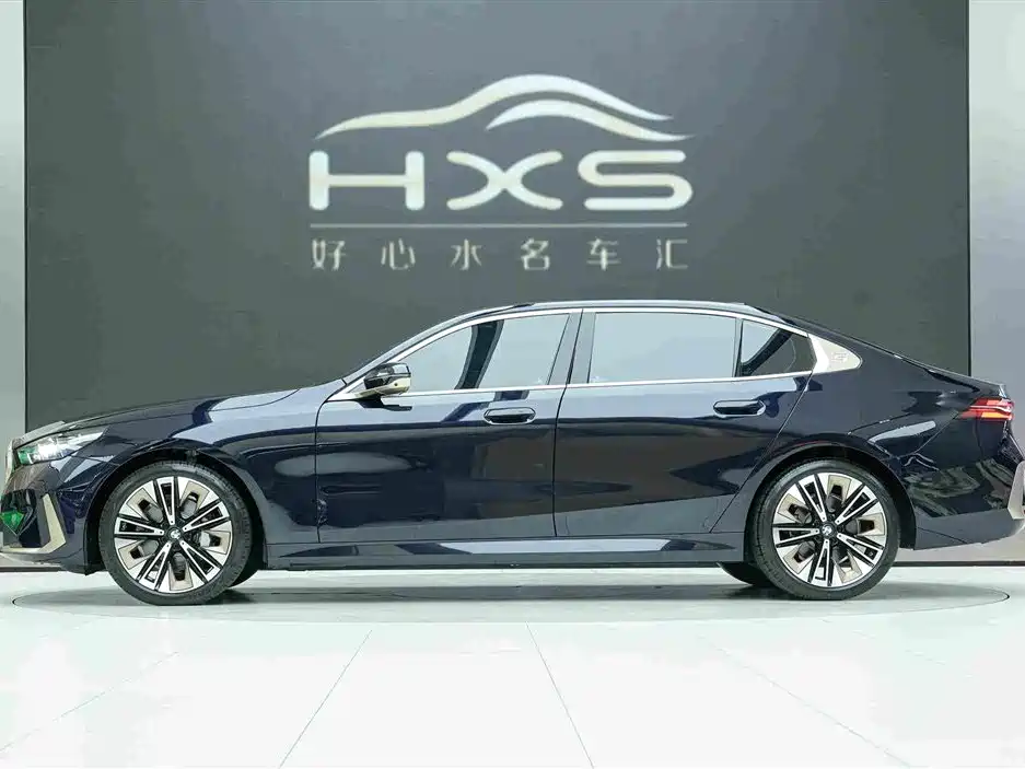 BMW 5 Series — миниатюра 4