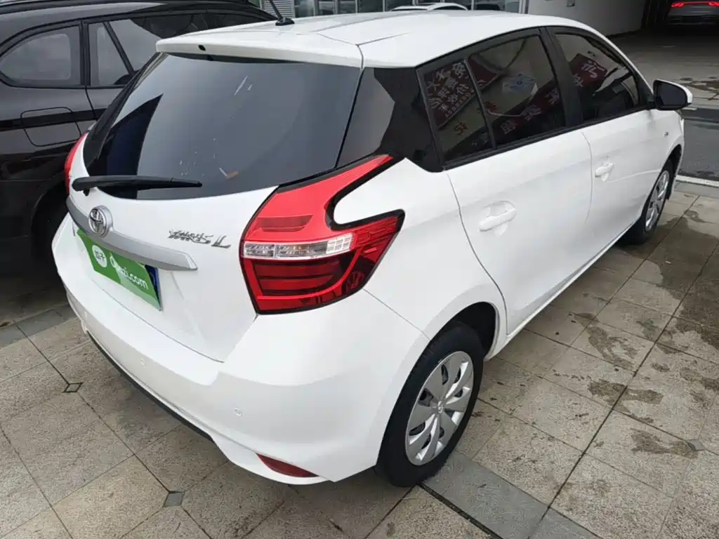 Toyota Yaris L — миниатюра 7