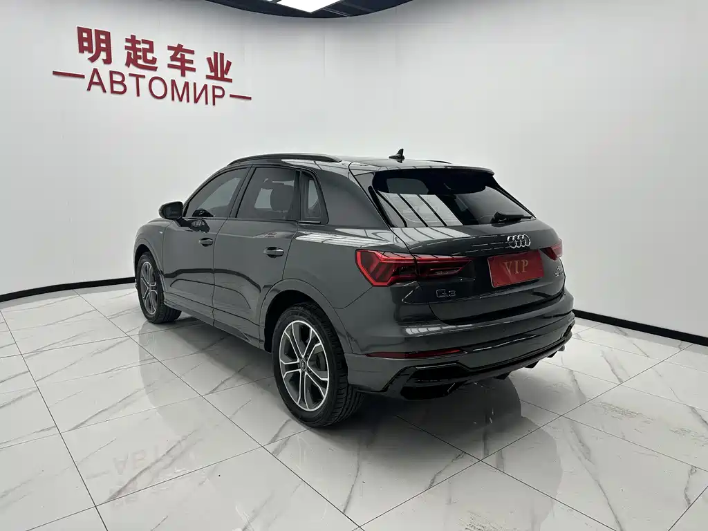 Audi Q3 2023 35 TFSI Fashion (1.4T)
