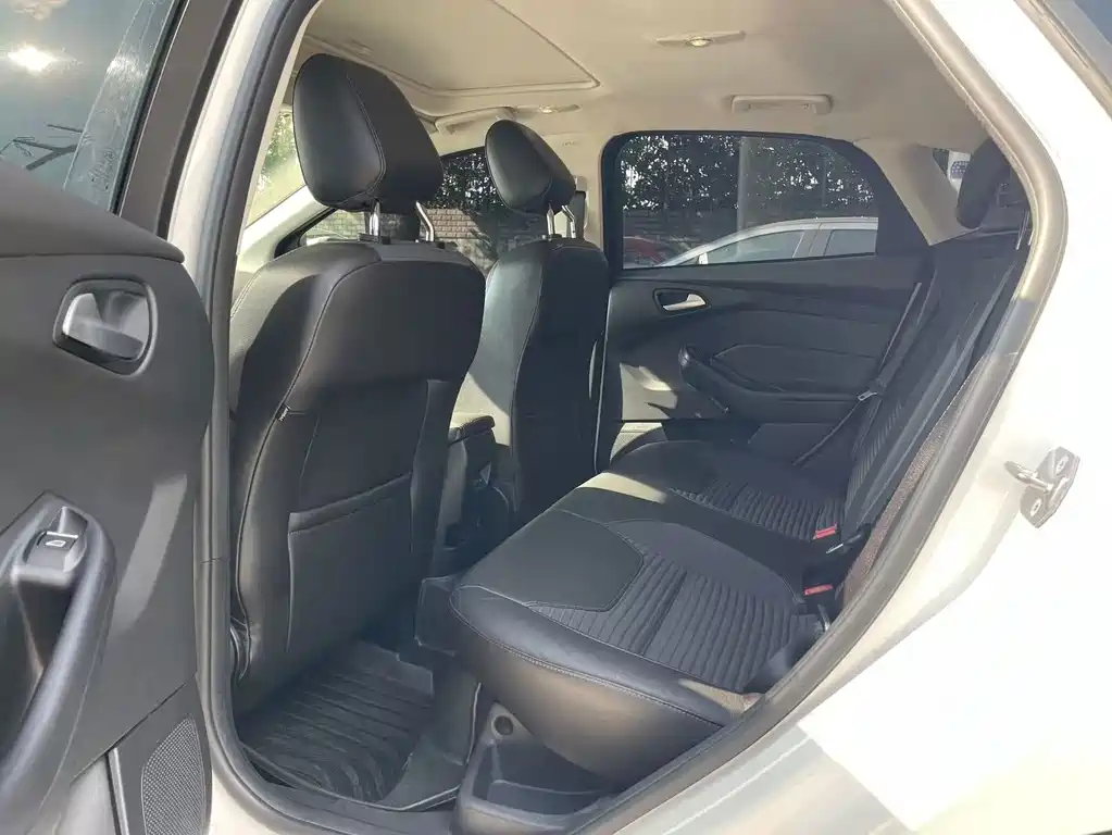 Ford Focus — миниатюра 6