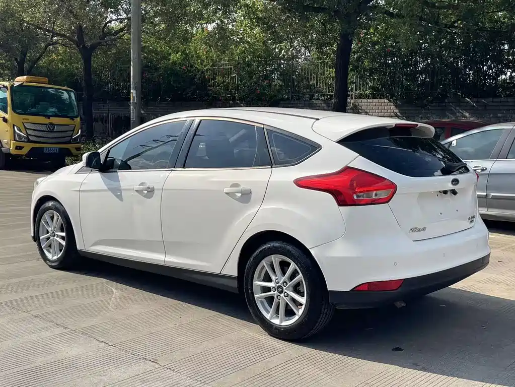 Ford Focus — миниатюра 7