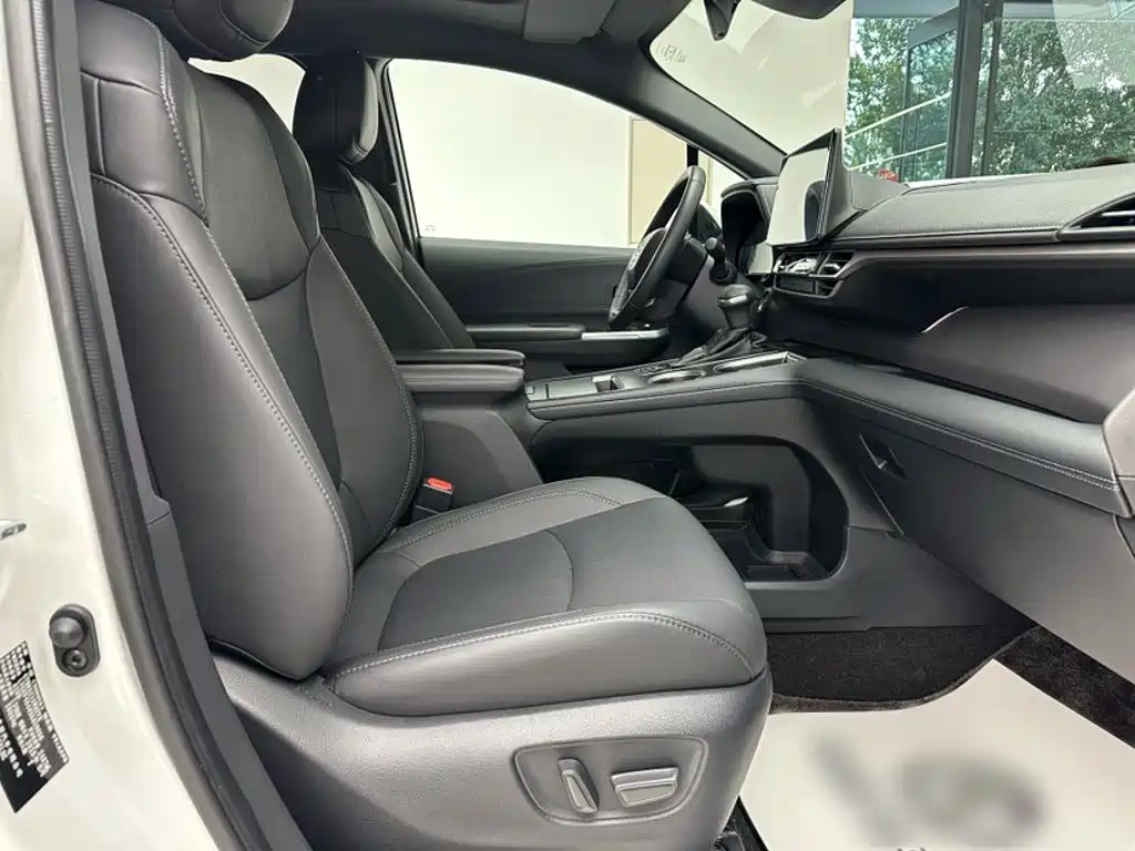 Toyota Sienna — миниатюра 6