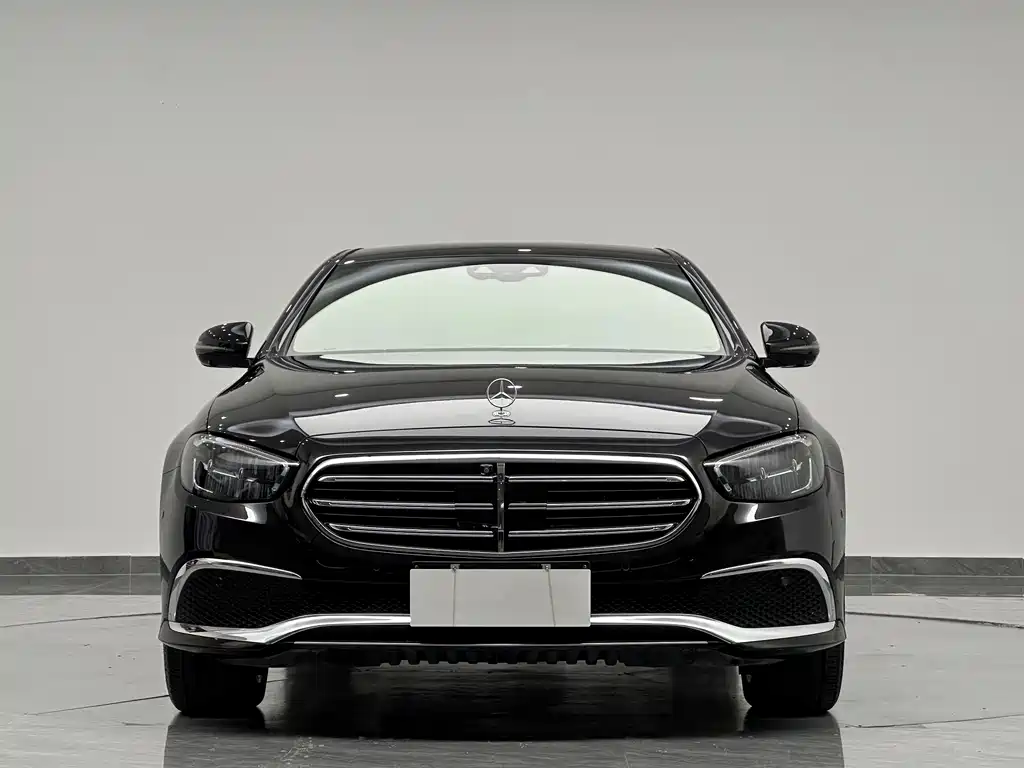 Mercedes-Benz E-Class — миниатюра 2