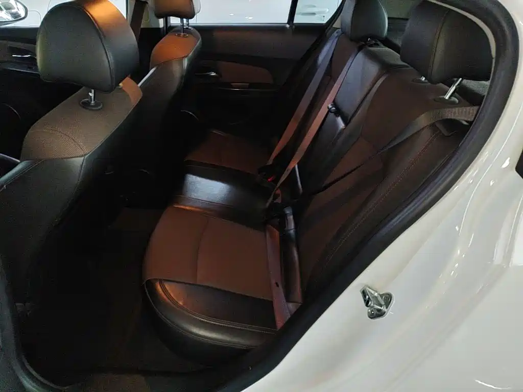 Chevrolet Cruze — миниатюра 17