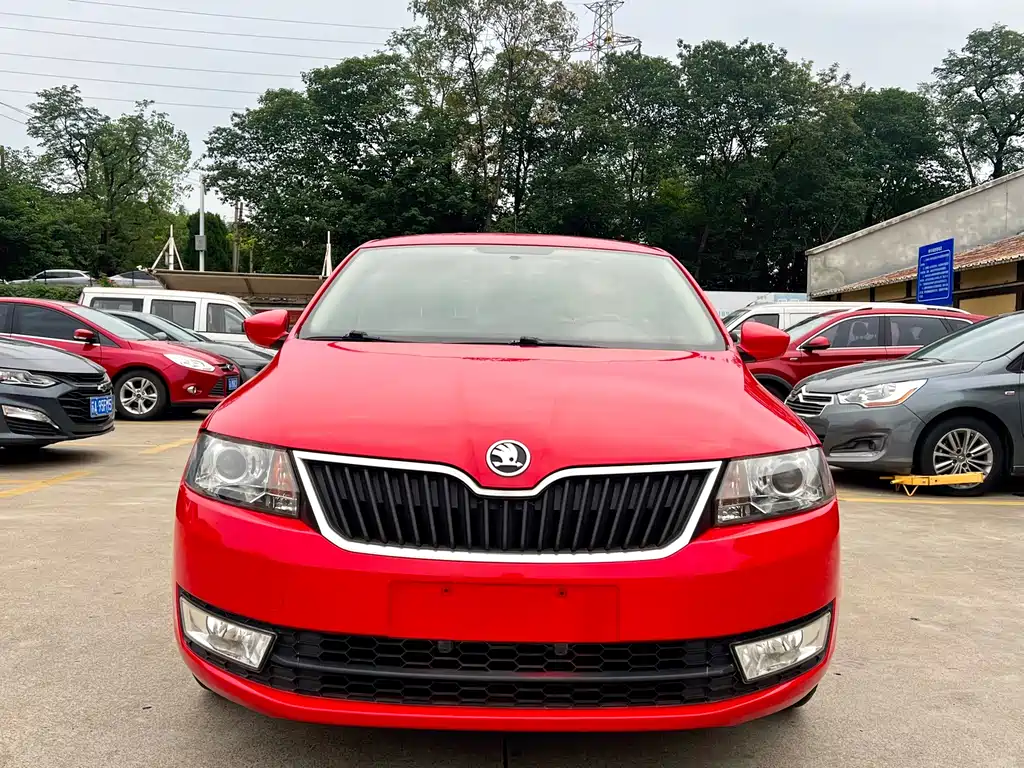 Skoda Rapid Spaceback — миниатюра 2