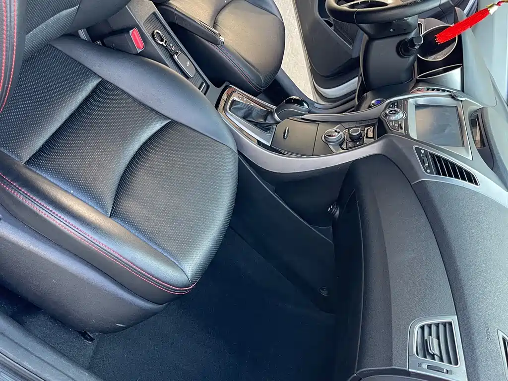 Hyundai Elantra Langdong — миниатюра 10