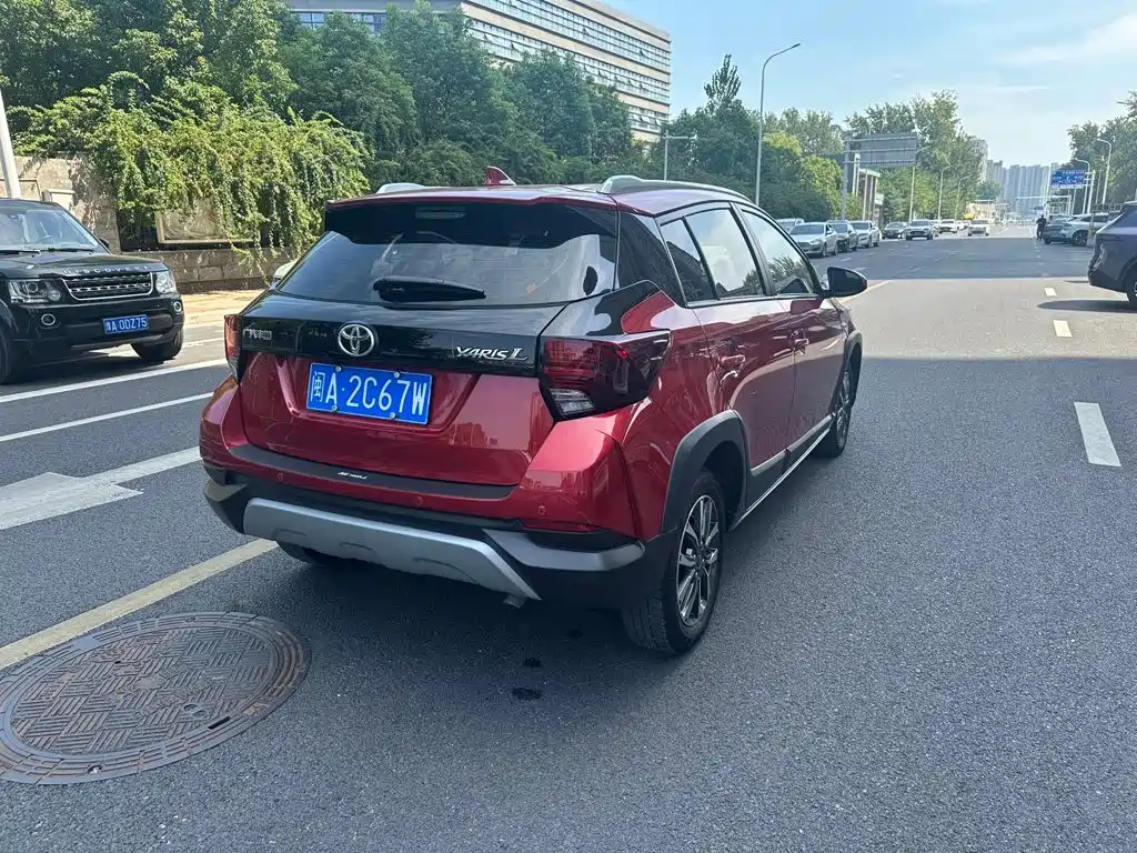 Toyota Yaris L — миниатюра 9