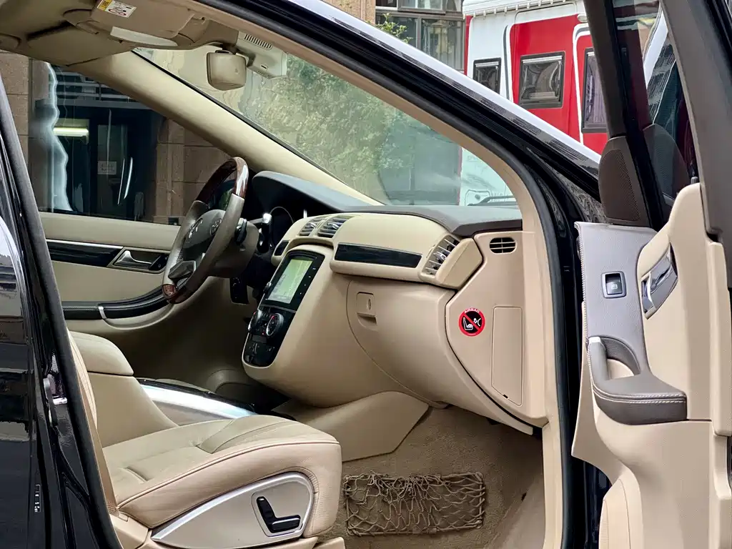 Mercedes-Benz R-Class — миниатюра 17