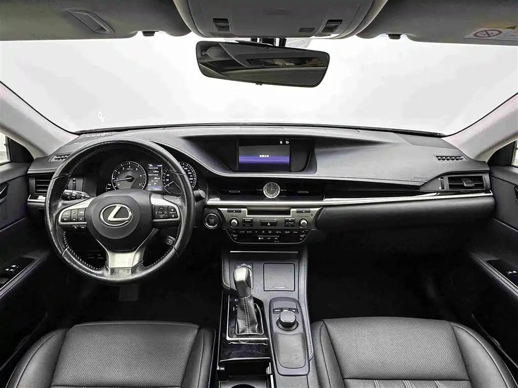 Lexus ES — миниатюра 18