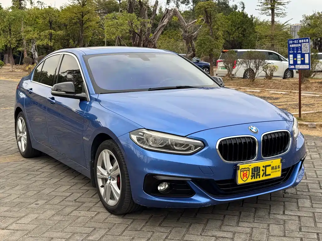 BMW 1 SERIES