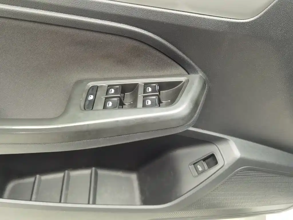 Volkswagen Lavida — миниатюра 9