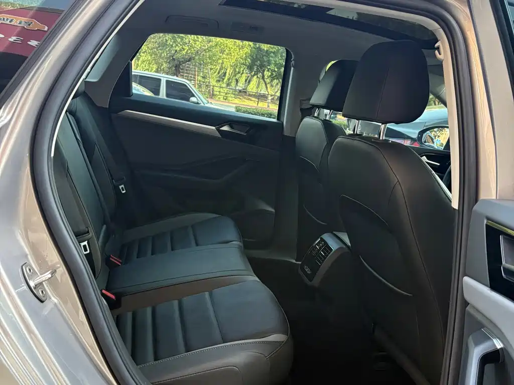 Volkswagen Sagitar — миниатюра 15
