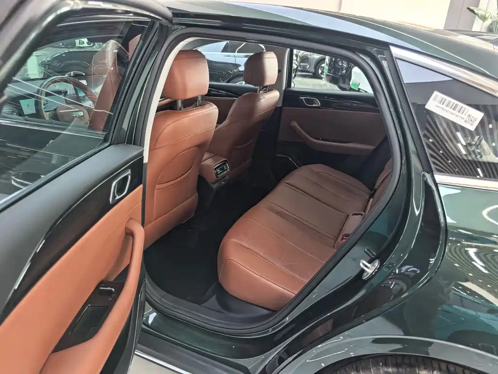 Geely Emgrand — миниатюра 8