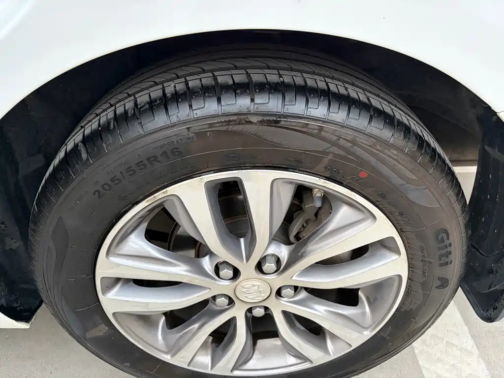 Buick Excelle — миниатюра 15