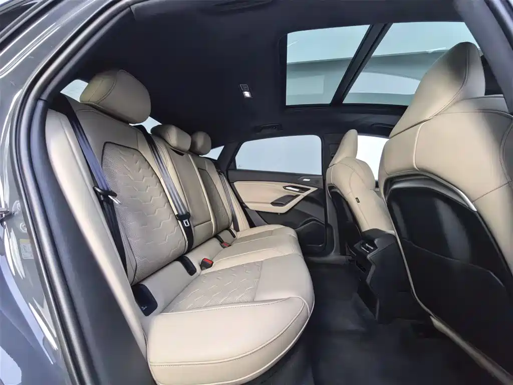 AUDI Q6L SPORTBACK E TRON