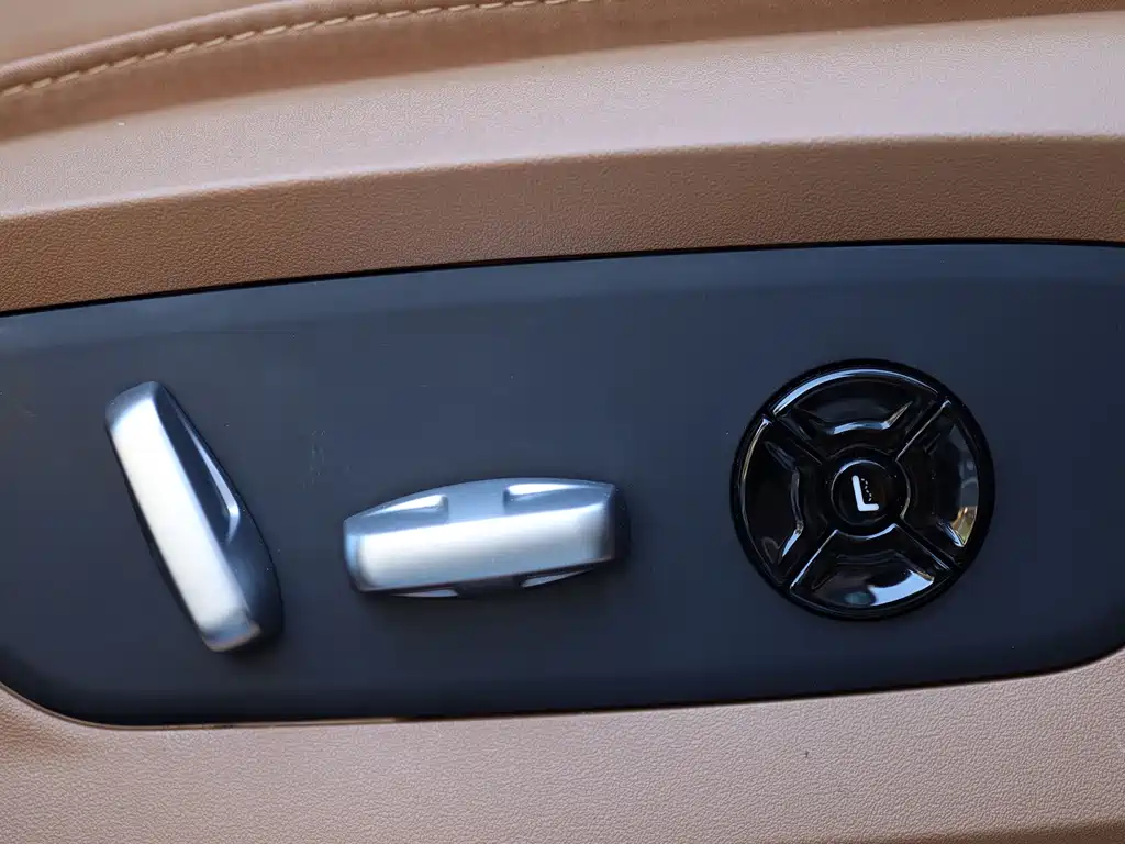 Li Auto Li ONE — миниатюра 32