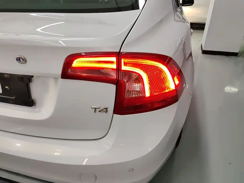 Volvo S60 — миниатюра 8