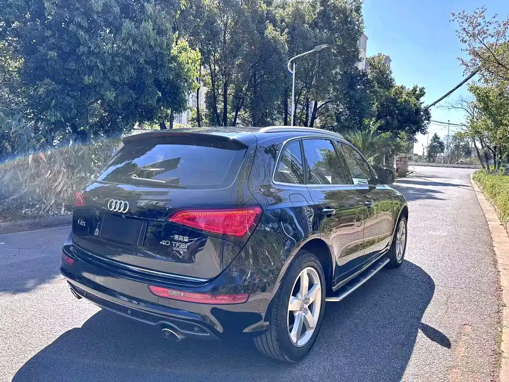 AUDI Q5
