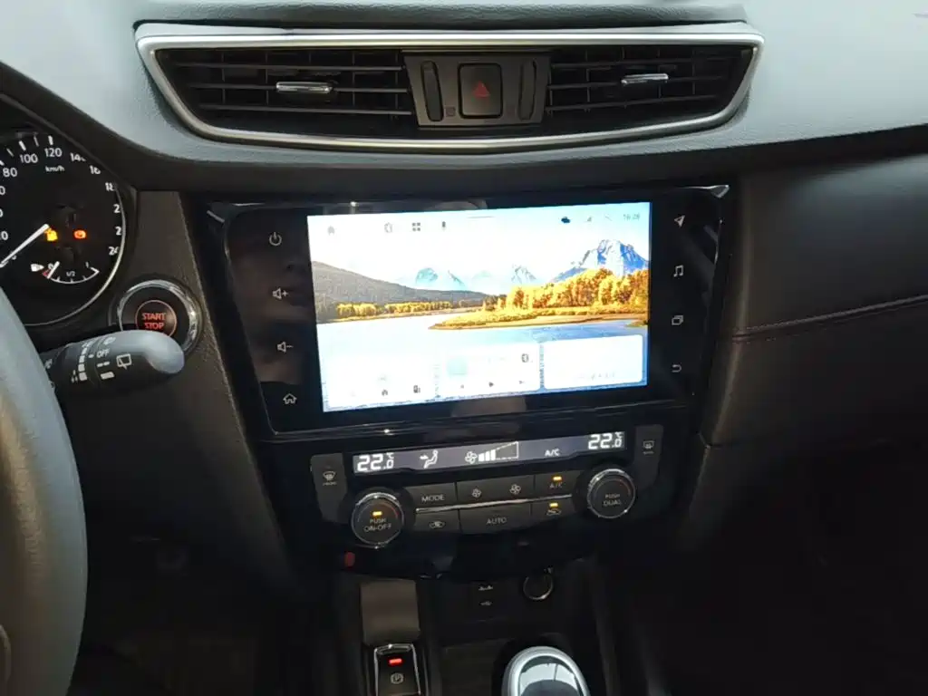 Nissan Qashqai — миниатюра 13