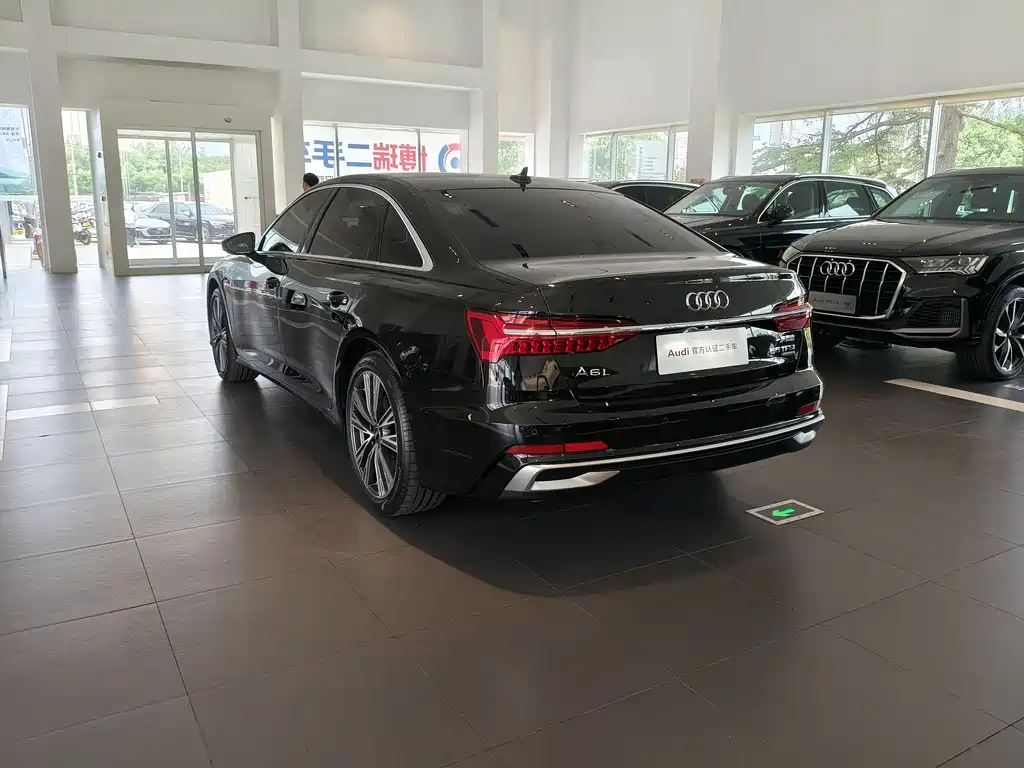 Audi A6L 2025 55 TFSI quattro Premium