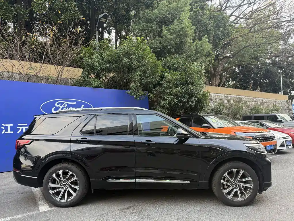Ford Explorer — миниатюра 5