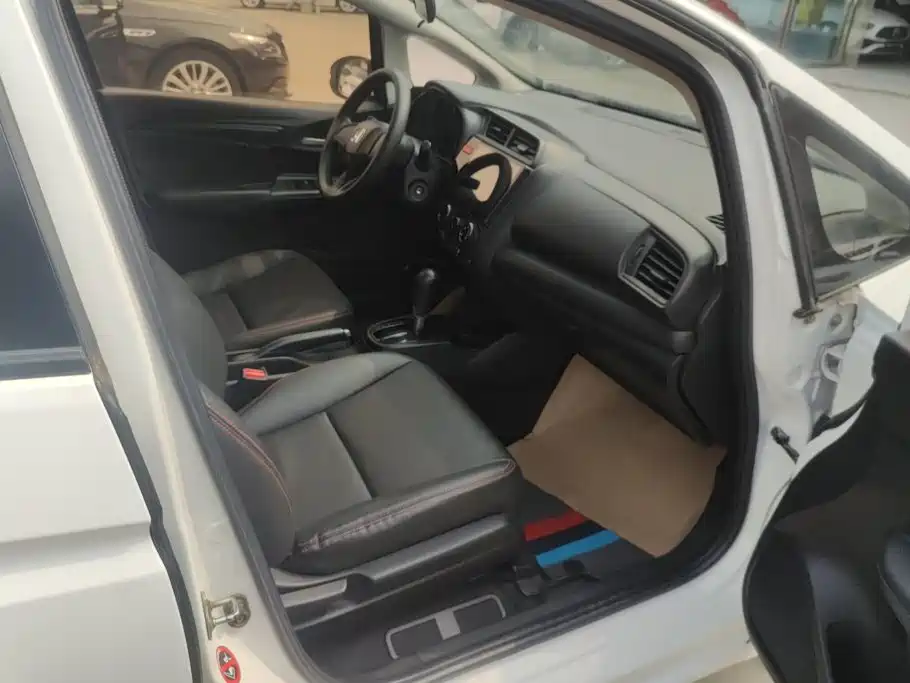 Honda Fit 2016 1.5L LXS CVT Comfort