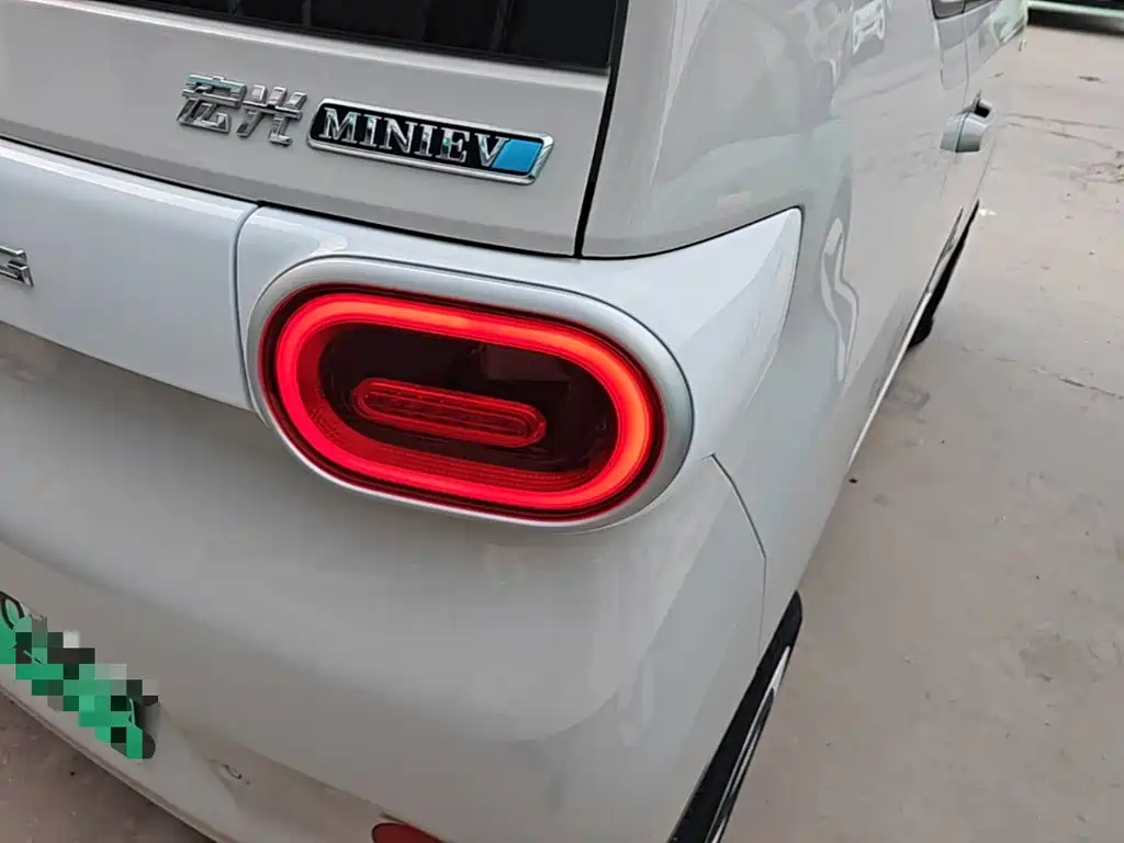 Wuling MINIEV — миниатюра 8
