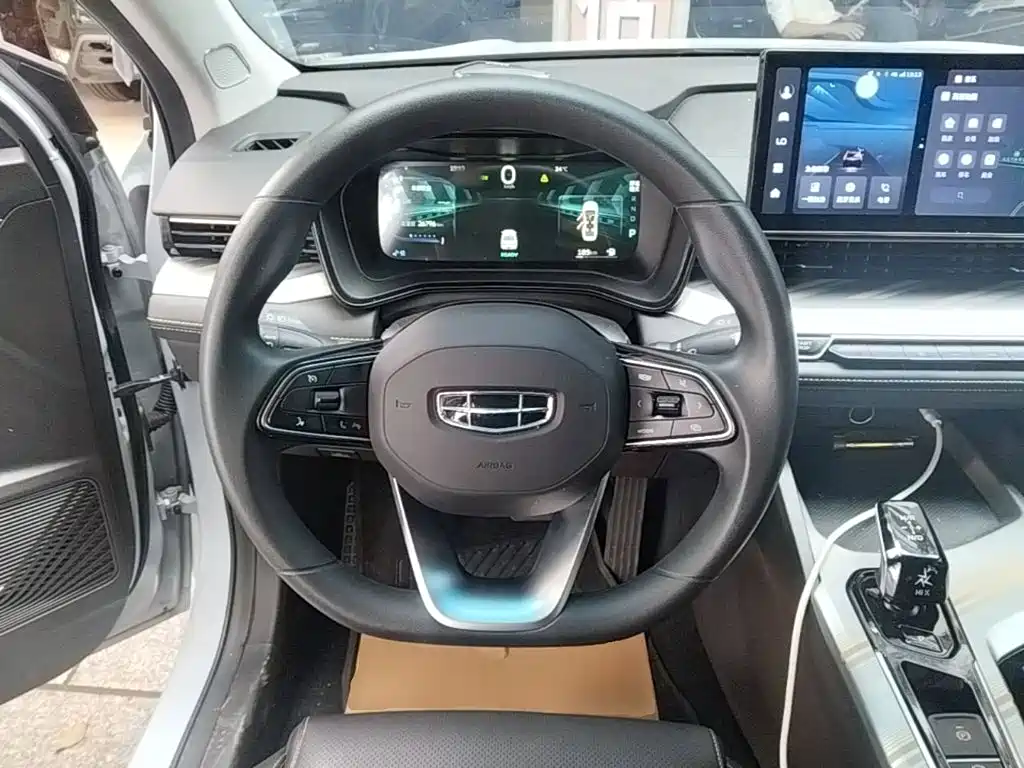 Geely L HiP — миниатюра 11