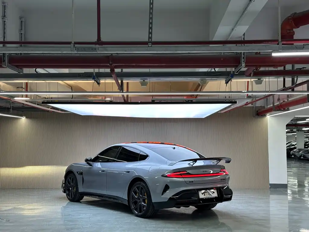 XIAOMI CAR XIAOMI SU7 ULTRA