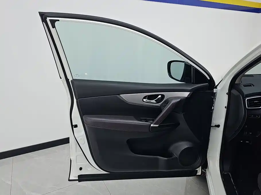 Nissan Qashqai — миниатюра 7