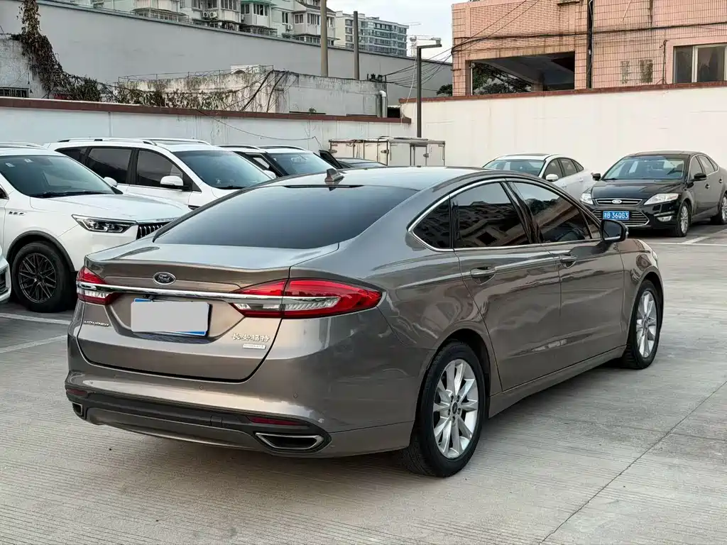 Ford Mondeo — миниатюра 9