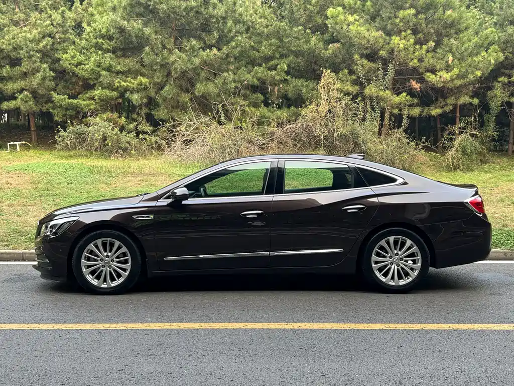 Buick LaCrosse — миниатюра 3